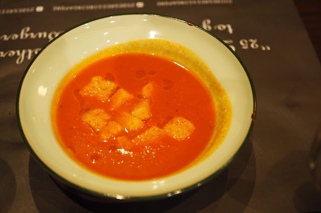25 Degrees Singapore Tuscan Tomato Soup - S$6 (small) / S$9 (large) 25 Degrees Singapore Tuscan Tomato Soup - S$6 (small) / S$9 (large)