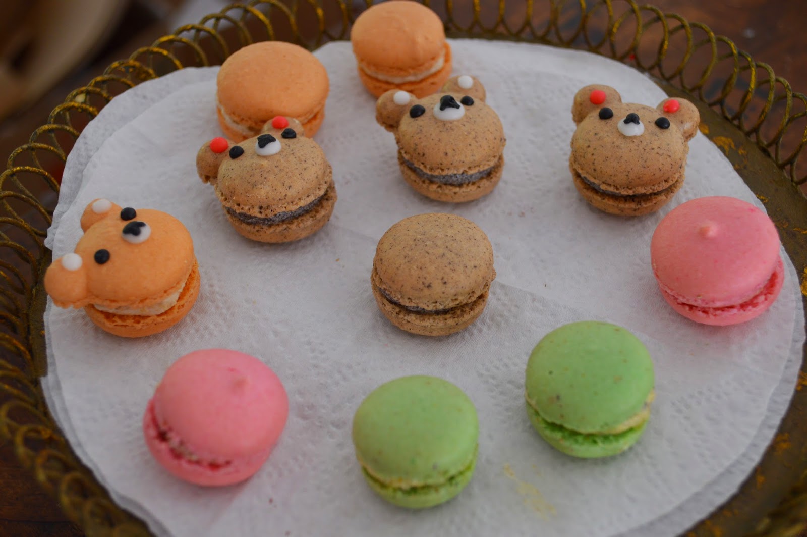 "HAVE FUN WITH YOUR ZOO" MACARONS HONEY & BUTTER COSTA MESA EAT