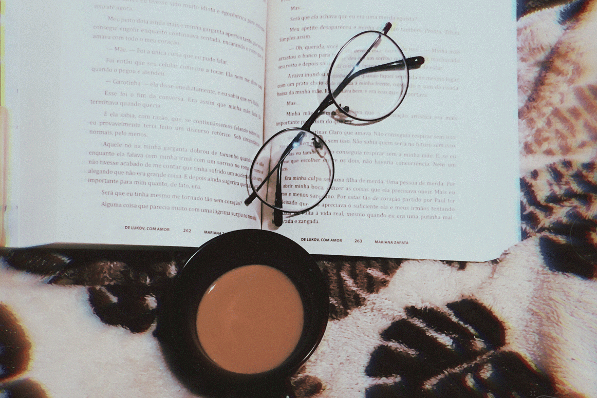 Aquelas Aspas Resenha De Lukov Com Amor From Lukov With Love