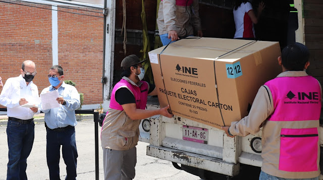  Recibe INE Puebla boletas federales y material con custodia para las elecciones del 6 de junio