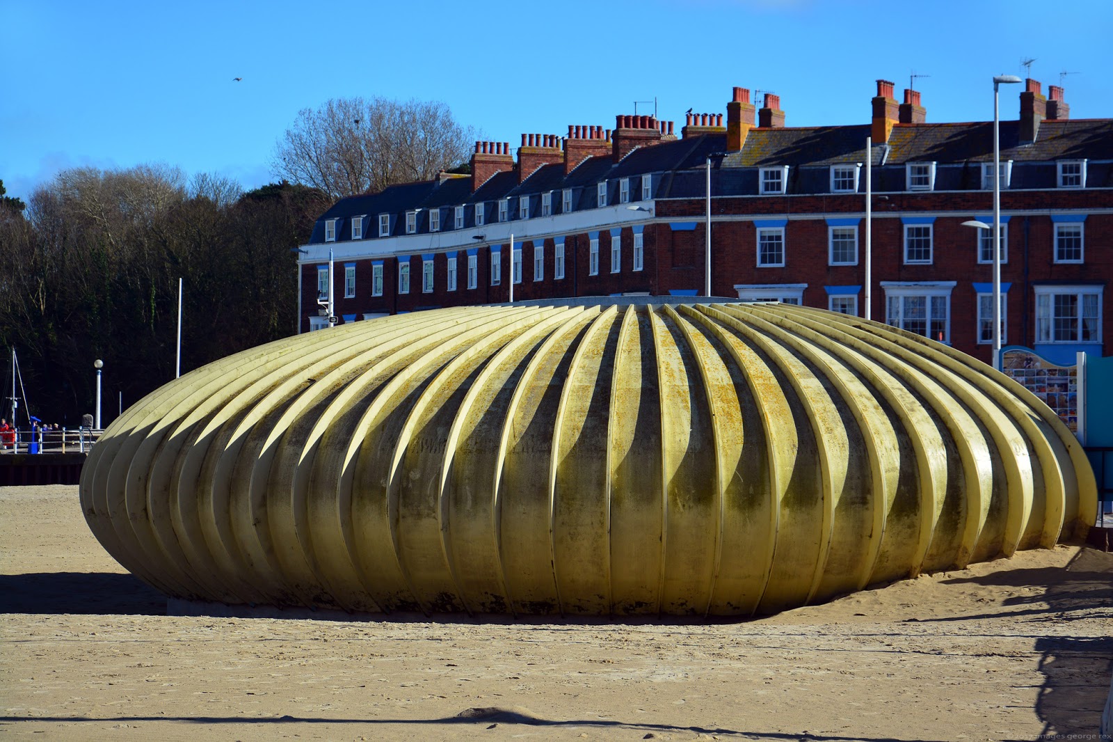 Images Rex Sand Sculpture Pavilion / Weymouth (x2)