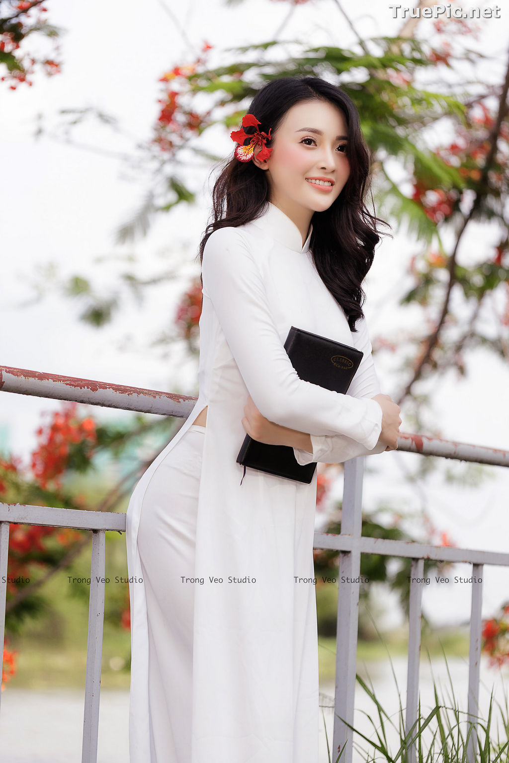 Image The Beauty of Vietnamese Girls with Traditional Dress (Ao Dai) #3 - TruePic.net - Picture-43
