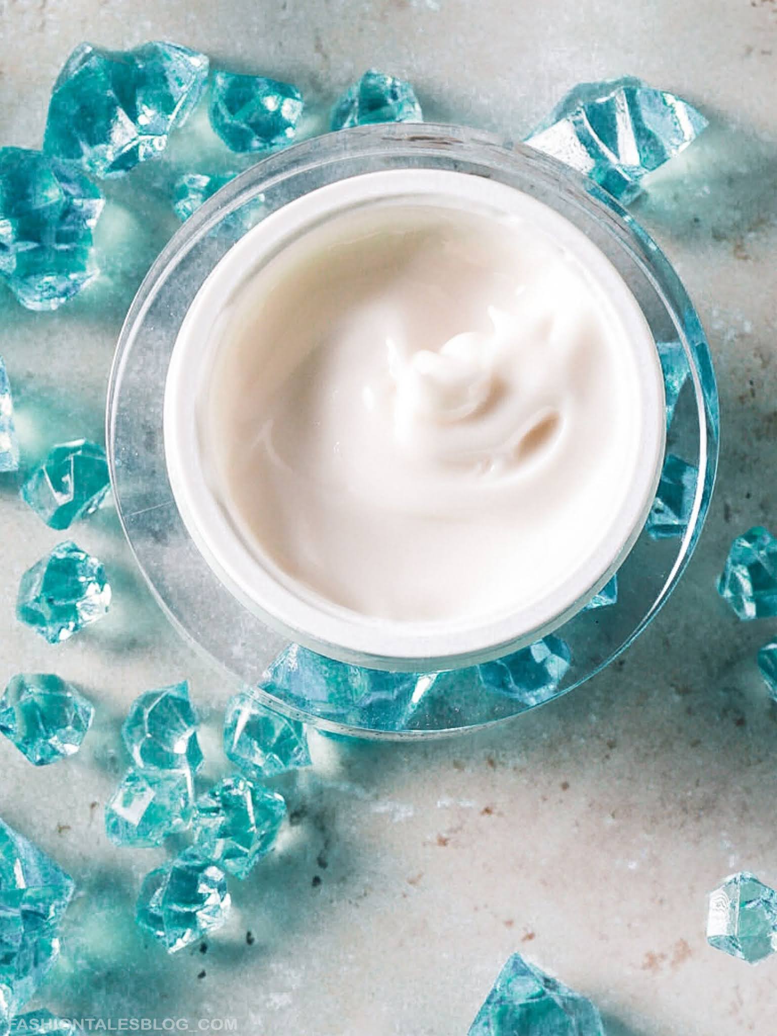BEAUTY CREAM WITH BLUE AND WHITE
