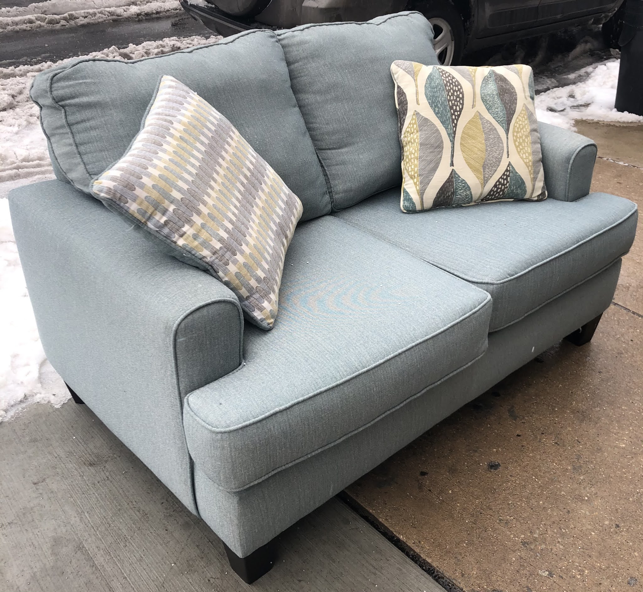 Uhuru Furniture & Collectibles 481453 Light Blue Loveseat 175 SOLD