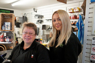 Nigel Fisher's Brigg Blog: PICTURES OF BRIGG SHOP STAFF'S DO-IT