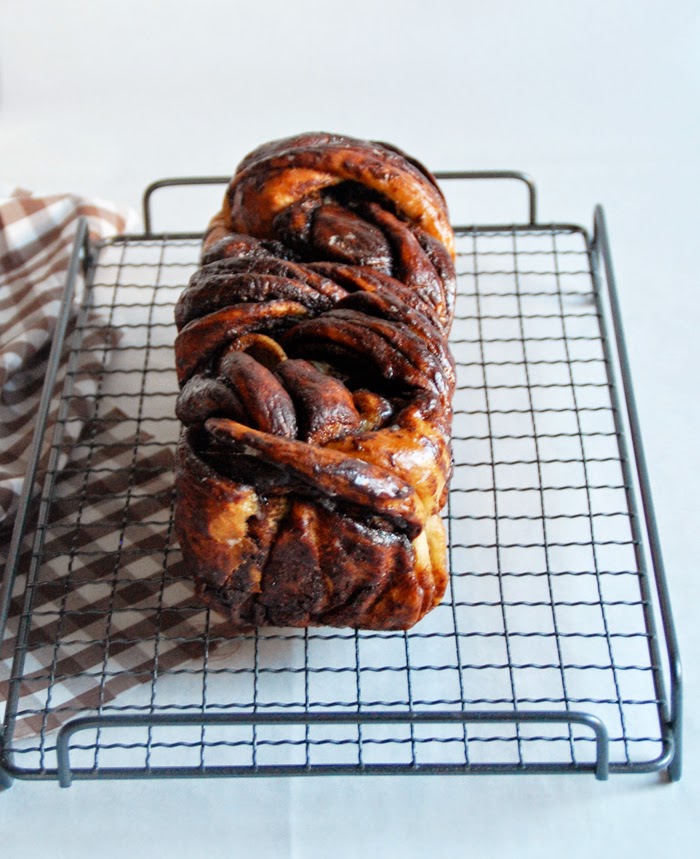 Lemon & Vanilla Chocolate and cinnamon babka / Babka de chocolate e