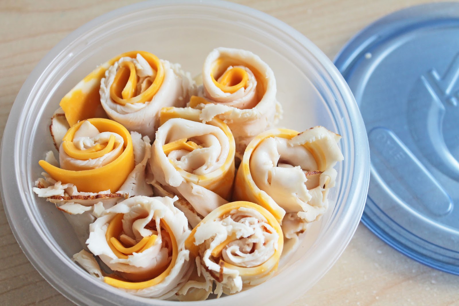 Easy to Make Snacks: Turkey and Cheese Rolls (Recipe) | Healthy Snacks