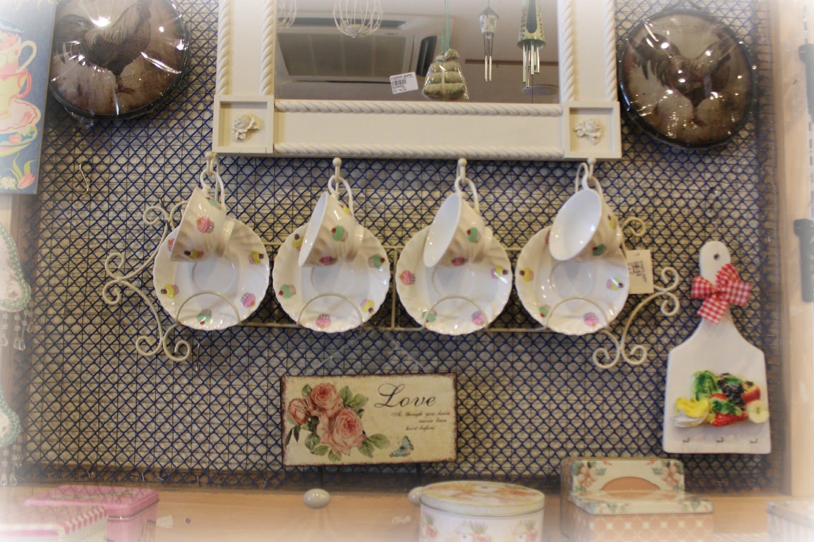 Souvenir Shoppe CUP SAUCER HANGER