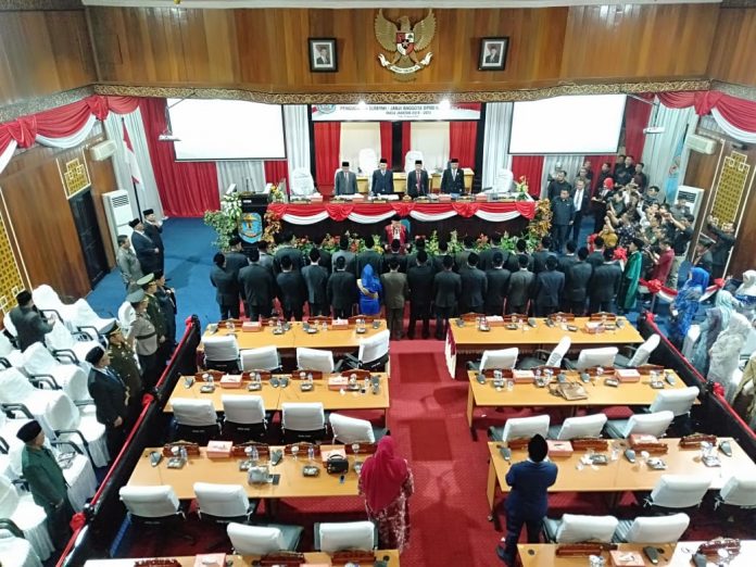 Pelantikan 30 Anggota DPRD Periode 2019-2024 Dihadiri Bupati dan Wabup Kerinci