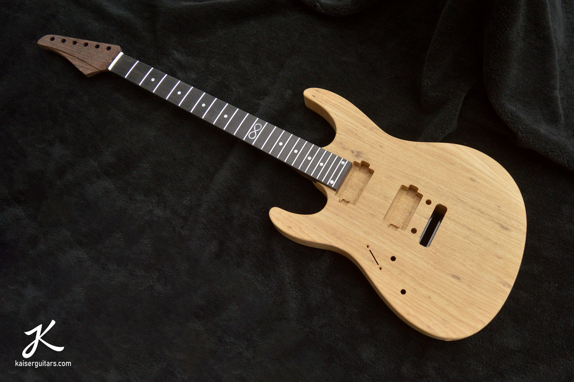 Shr Modern Kaiser Guitars Corpos e braços usinados em CNC