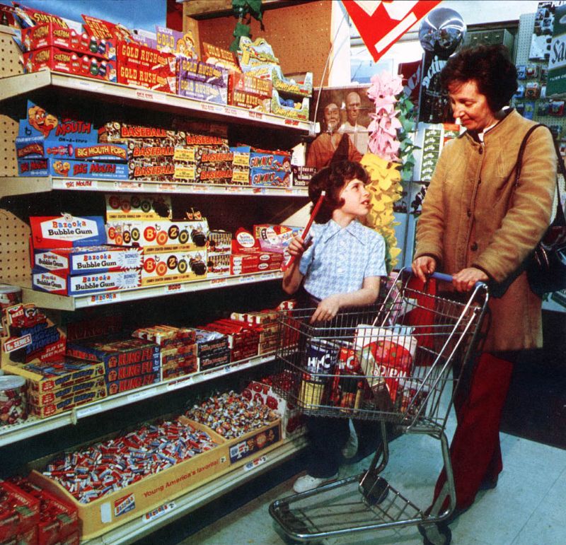 40 Vintage Photos Bring Back Supermarket Memories Through Decades ~ Vintage Everyday 