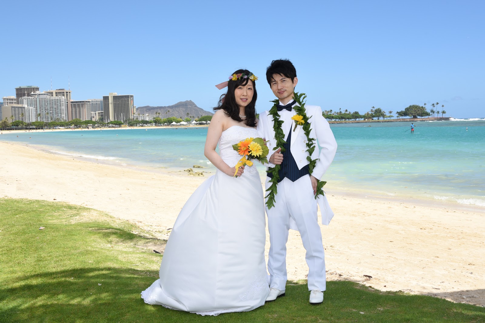 Honolulu Weddings Honolulu Beach Wedding Photos Just Married