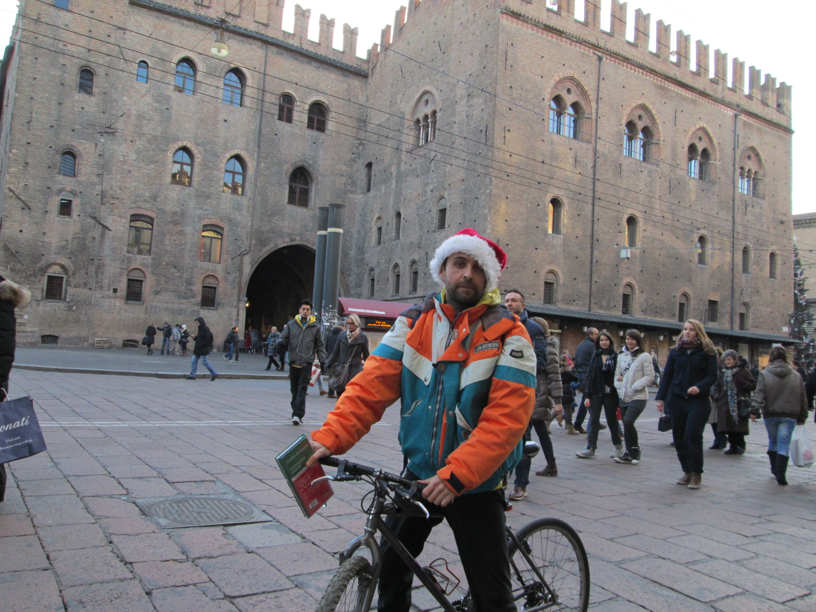 VIVENDO SALENDO LE FOTOGRAFIE DI BOLOGNA IN EMILA ROMAGNA.