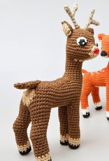 http://translate.google.es/translate?hl=es&sl=auto&tl=es&u=http%3A%2F%2Fstuffthebody.com%2Frudolph-the-red-nosed-reindeer-free-amigurumi-pattern-modification%2F