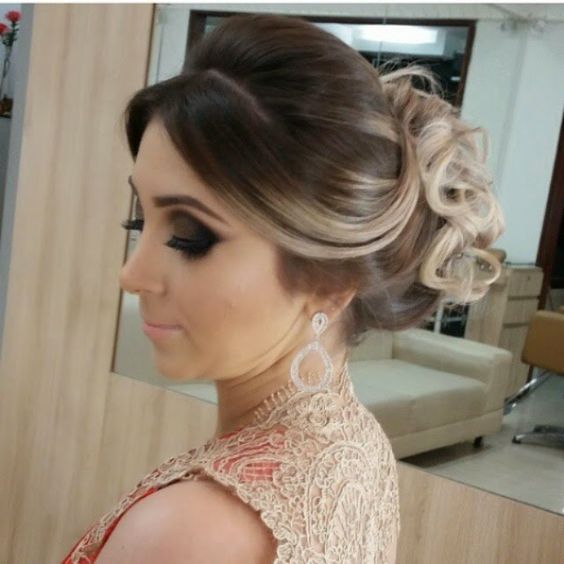 PENTEADO DE MADRINHA PARA CASAMENTO DURANTE O DIA - Madrinhas de Casamento