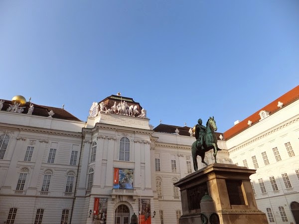 Vienne Wien bibliothèque Prunksaal baroque