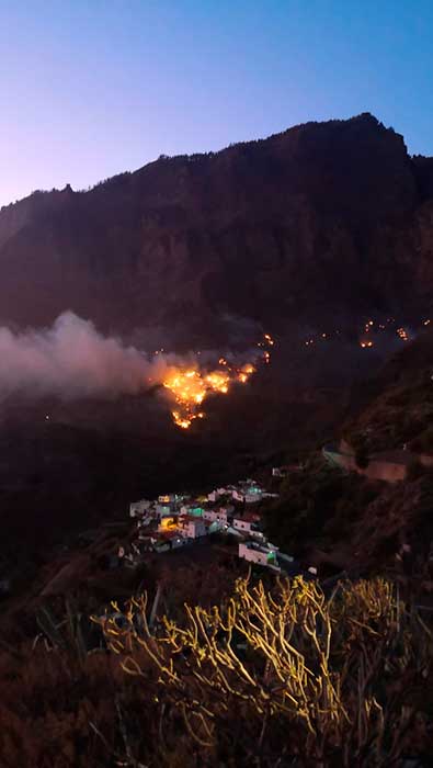 El incendio de la cumbre de Gran Canaria depende del viento El incendio de la cumbre de Gran Canaria depende del viento