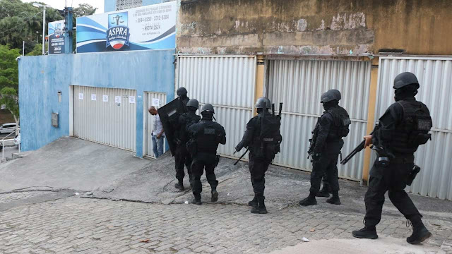 Justiça determina desbloqueio de contas e reabertura de sedes de associação de PMs