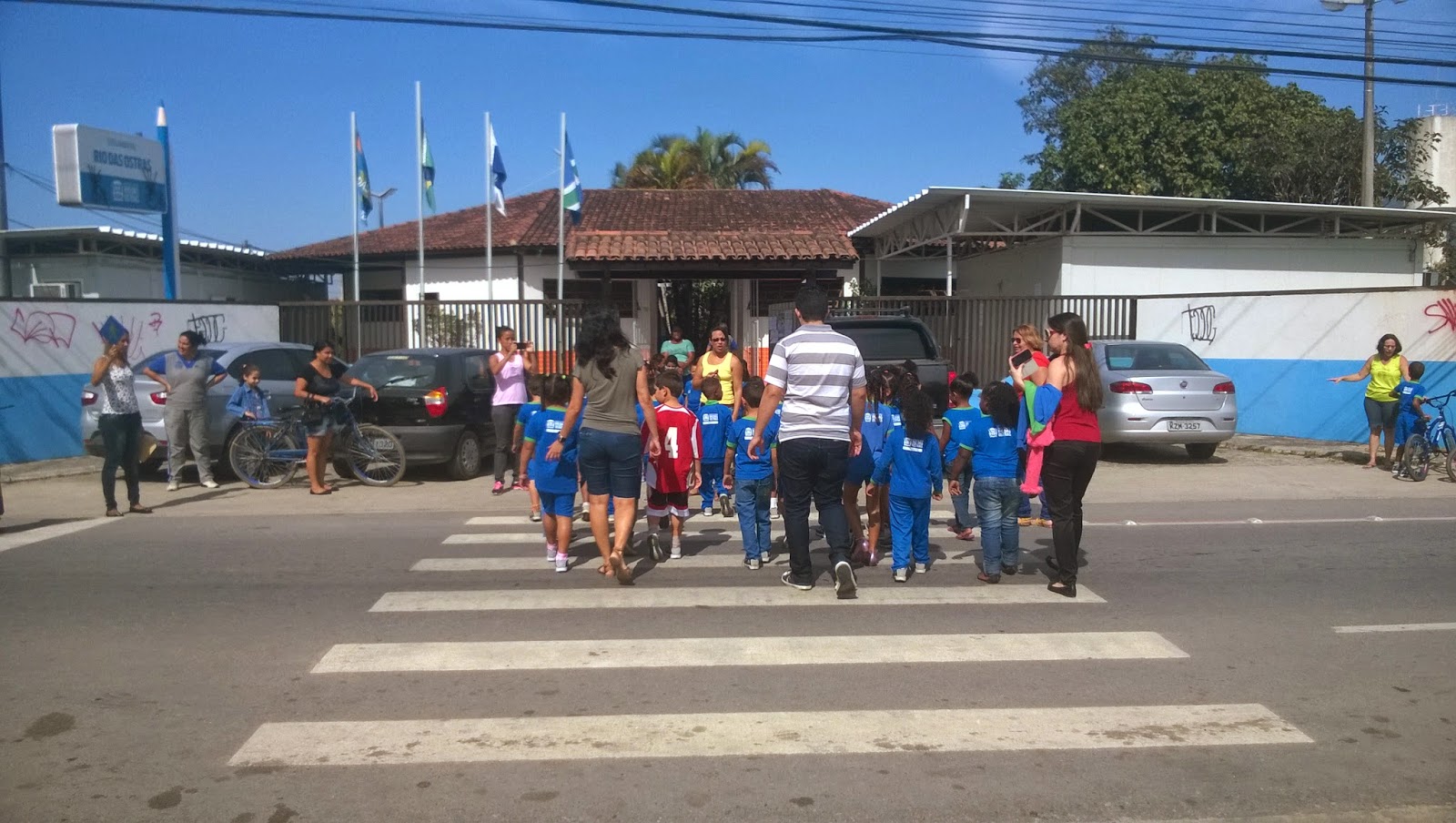 ESCOLA MUNICIPAL RIO DAS OSTRAS ESCOLA MUNICIPAL RIO DAS OSTRAS