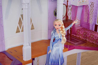 Frozen II Arendelle Castle Playset coloring pages coloring.filminspector.com