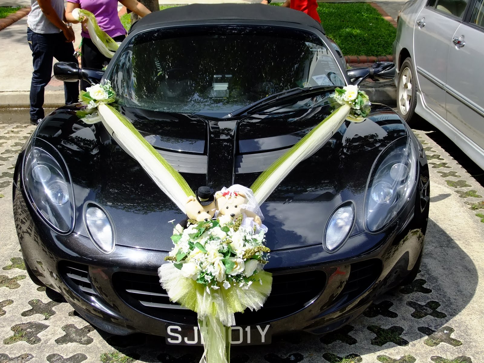 Aura Touch Beauty and Bridal Wedding Car Decoration for
