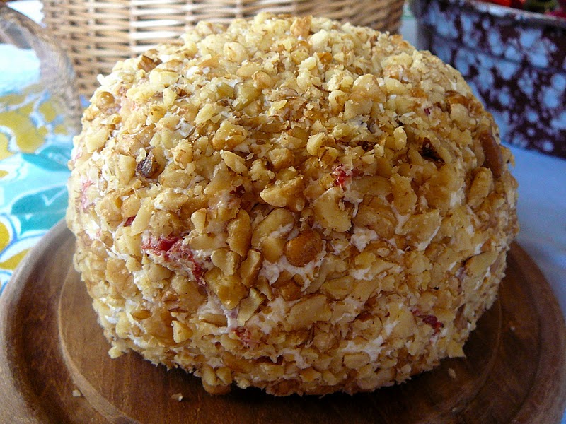 The Hidden Pantry: Pineapple and Walnut Cheese Ball ('Tis the Season to