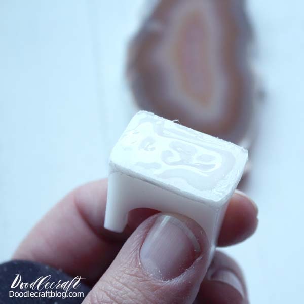 Make a fun Agate Slice nightlight in just a few minutes...with just 4 hours of glue drying time. 