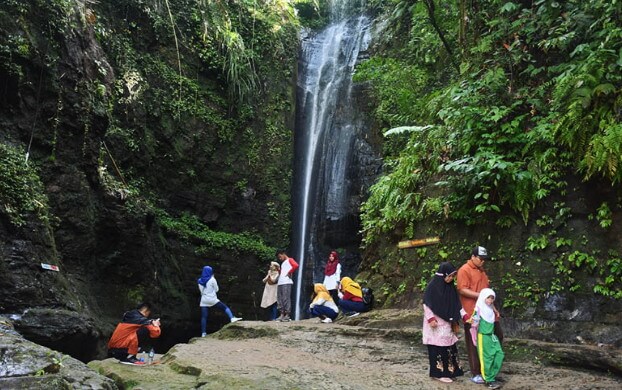 7 Wisata Air Terjun (Curug) Menakjubkan di Kabupaten Purworejo - Santos