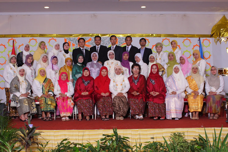 THE SCHOOL COMMITTEE AND TEACHERS