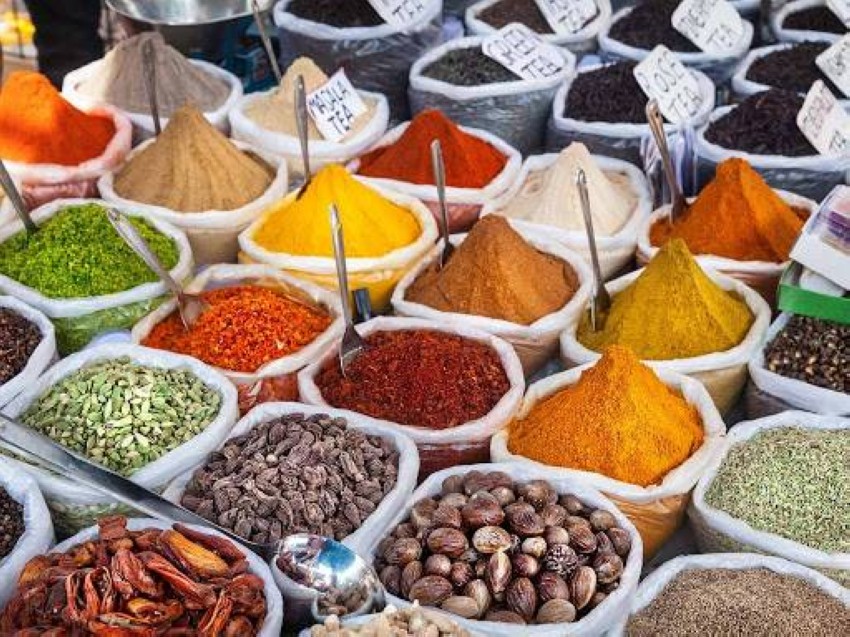 Does spices expire and when is the right time to dispose of them?