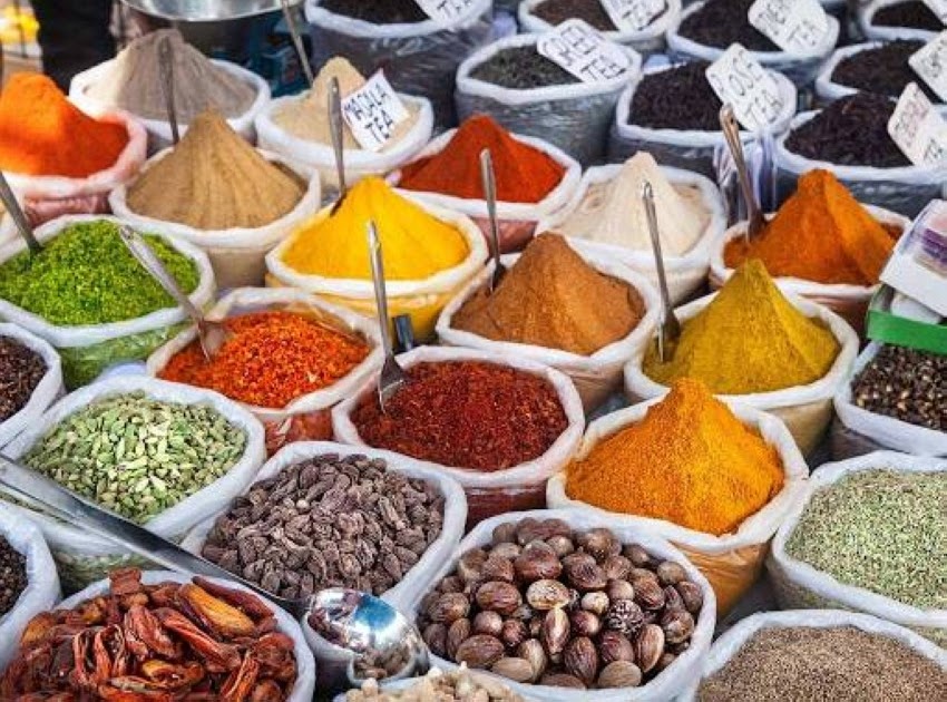 Does spices expire and when is the right time to dispose of them?