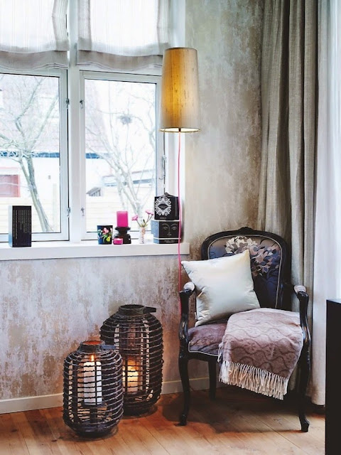 Apartamento com muitas paredes decoradas. Blog Achados de Decoração