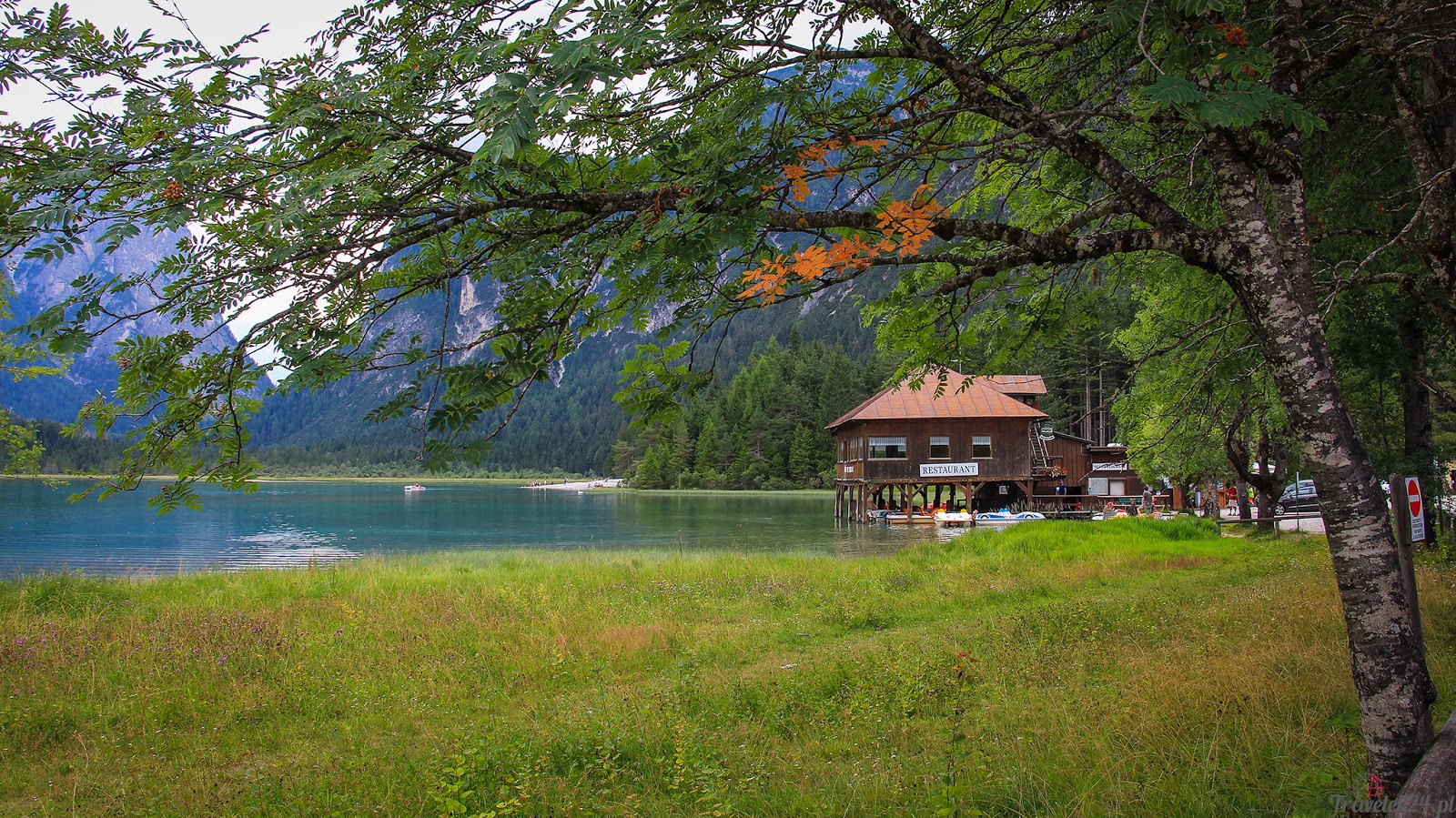 Lago di Dobbiacio Dolomity