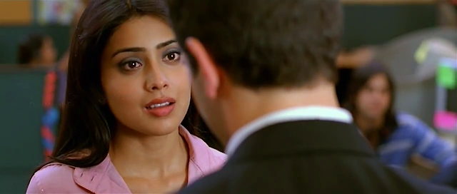 Shriya Saran hot smooch