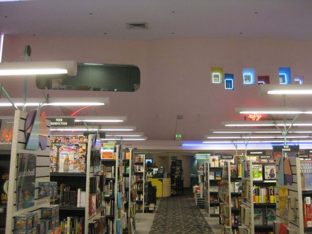 The MidSouth Retail Blog Broken Chain Bookstar (former), Poplar