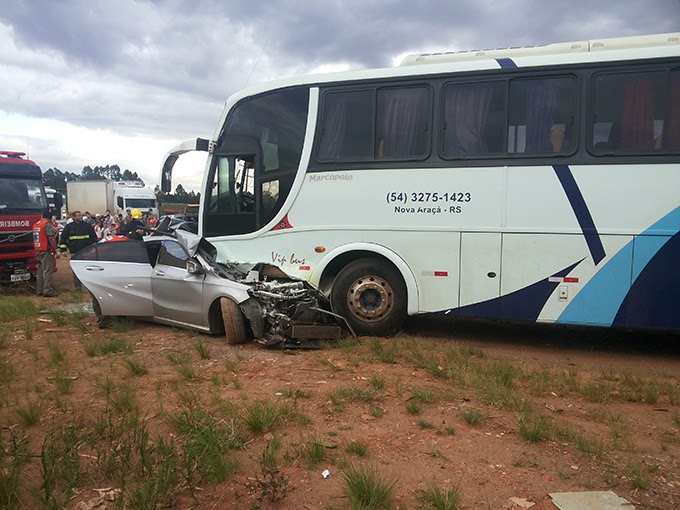 Colisão frontal entre ônibus e carro mata jovem de 24 anos em Erechim