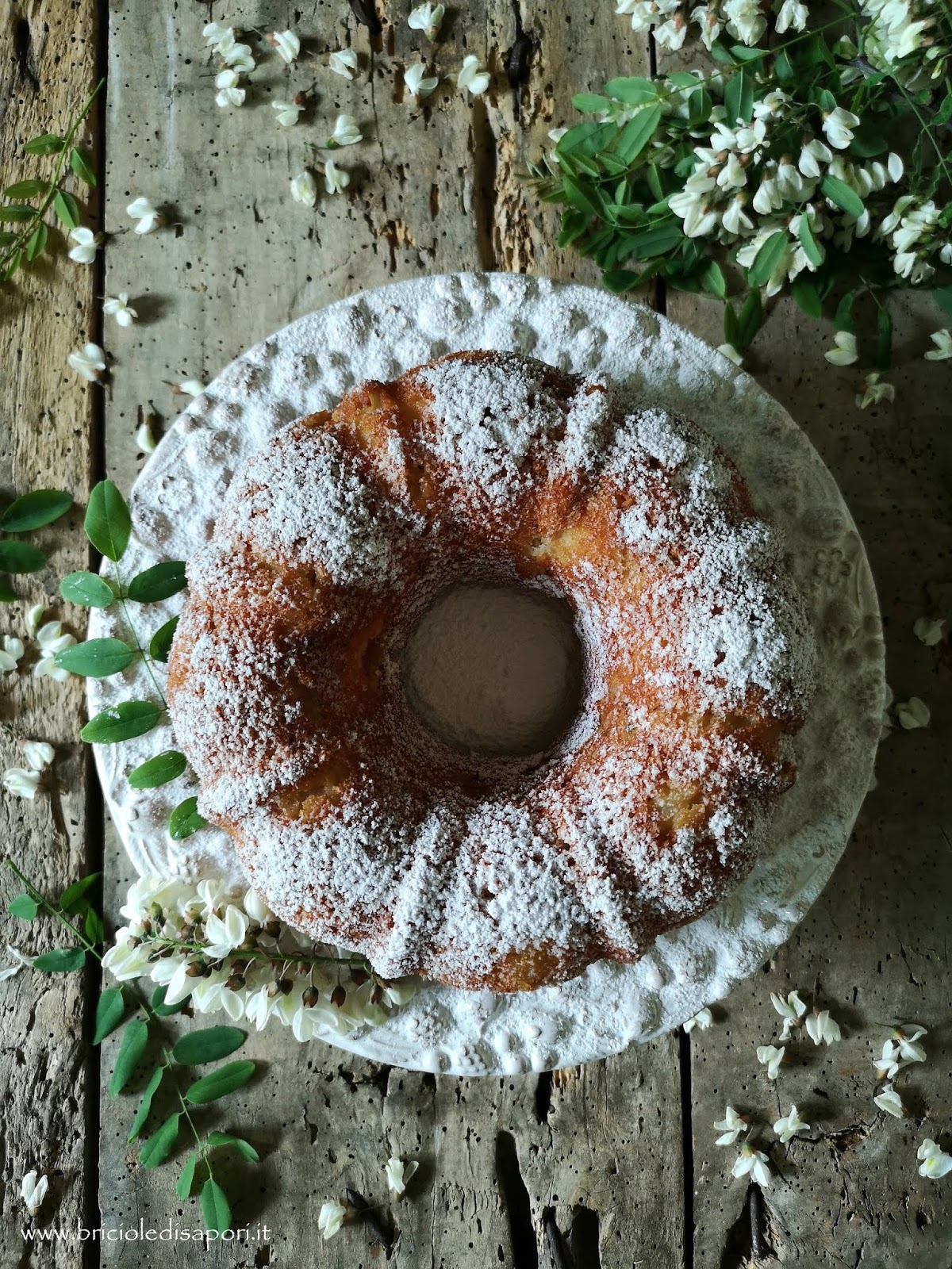 Ciambella Con Fiori Di Robinia E Mele Briciole Di Sapori