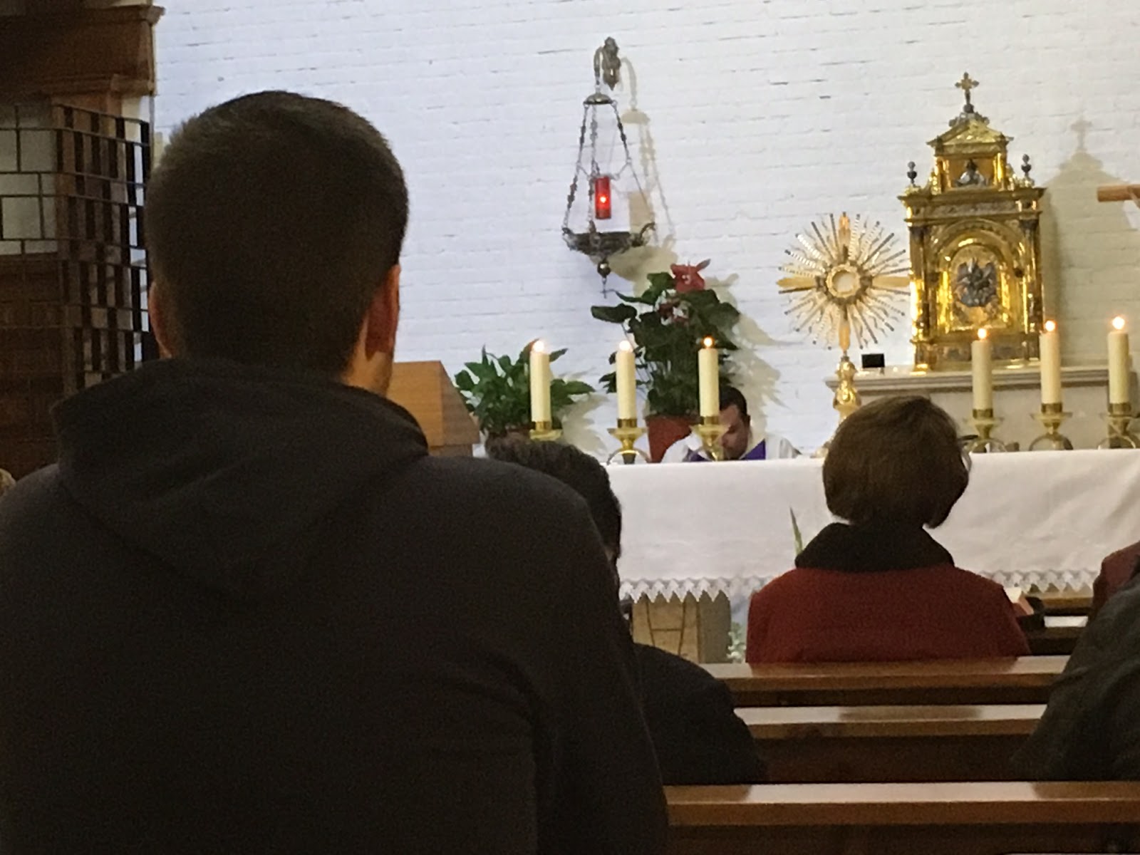 SEMANA SANTA DE BAZA Rezo del Oficio Divino en las "24 horas de