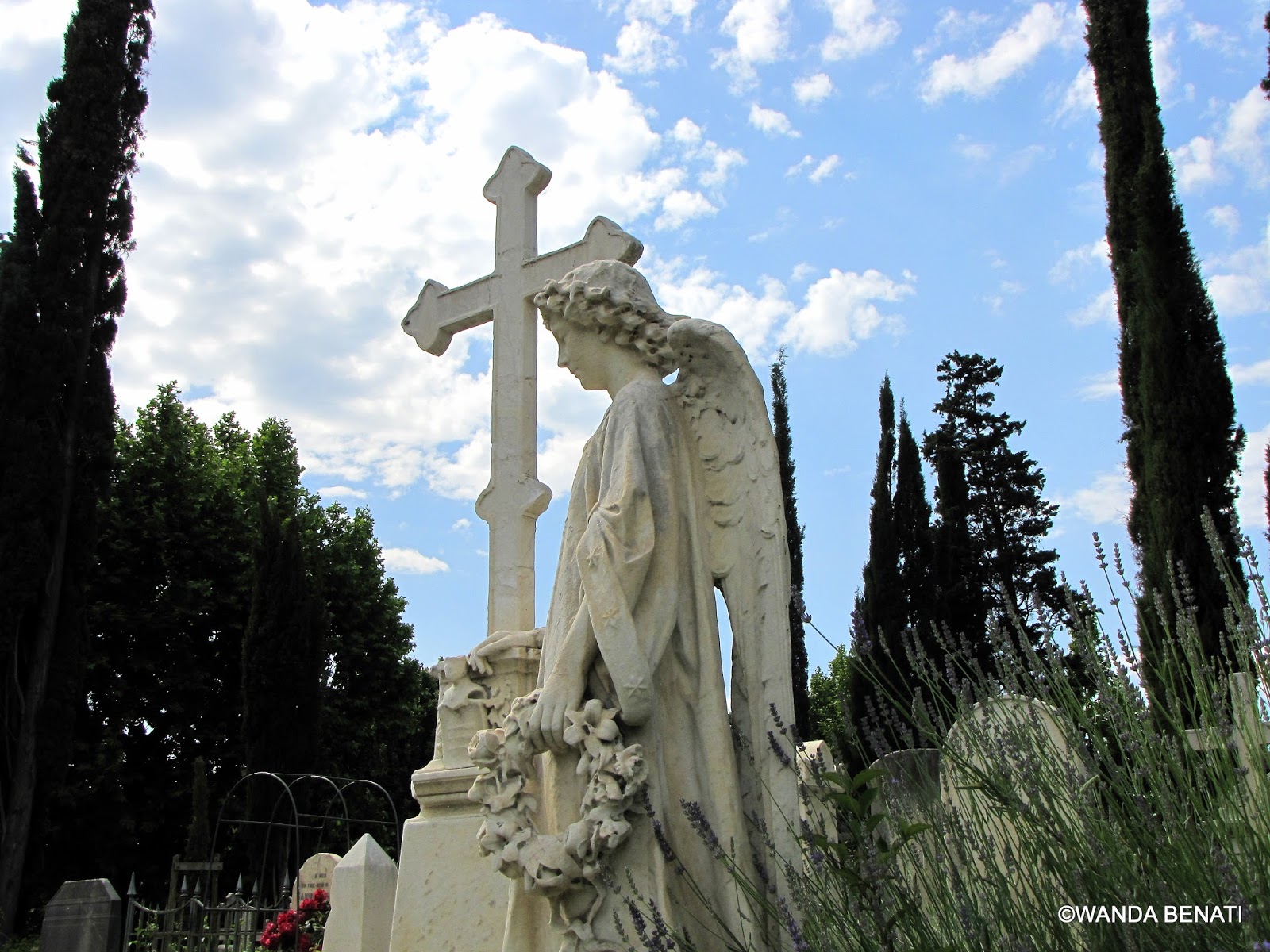 Bussando alle porte del silenzio,nel Cimitero degli Inglesi a Firenze