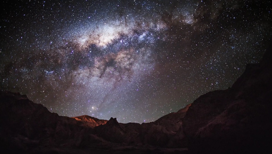 Time Lapse mostranos o céu nocturno que raramente apreciamos Aberto até de Madrugada