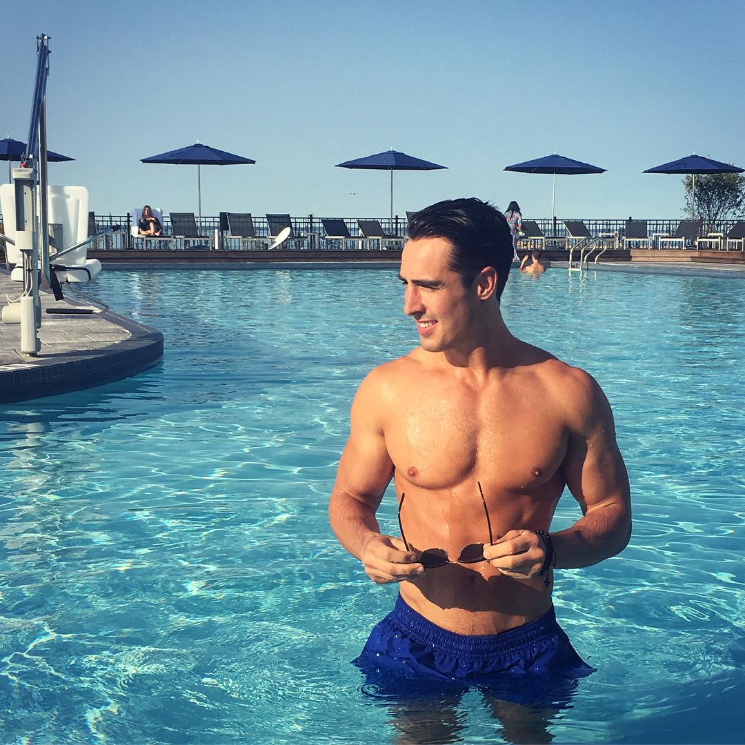 hot-pool-guys-rob-monroe-fit-wet-body