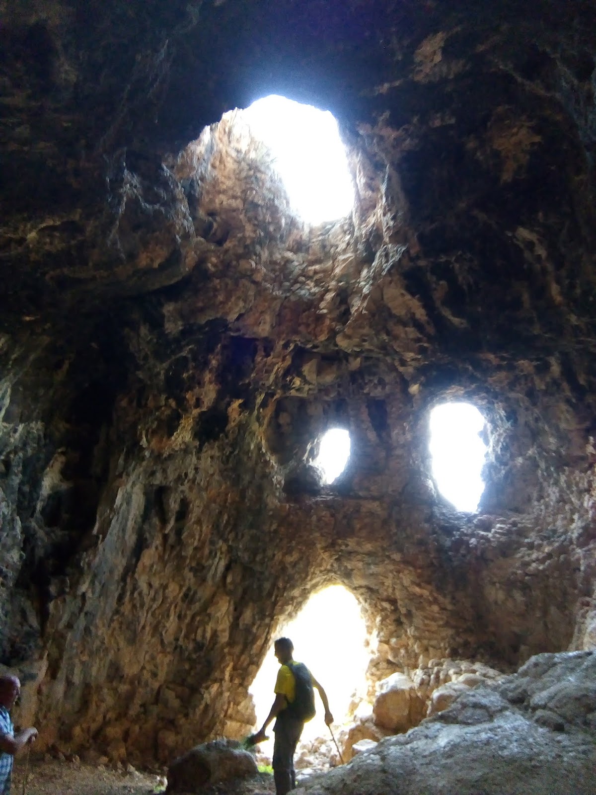 anetismo: RIU CERVOL ARRIBA, BARRANCO DE LA BARCELLA Y COVA FUMERAL