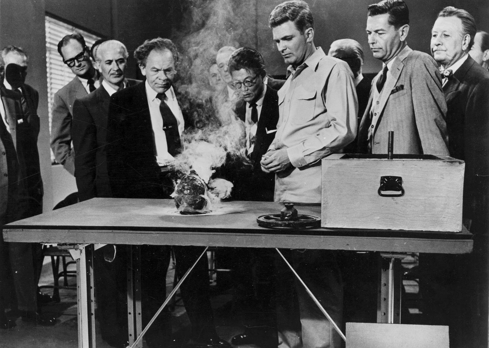 Pizarra del espectador: Carteles Cine Ciencia Ficción (112) The Night ...