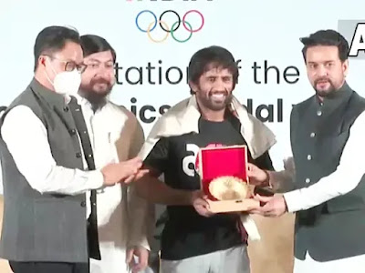 बजरंग ने बिना नी कैप के खेला आखिरी मुकाबला | Indian Athletes