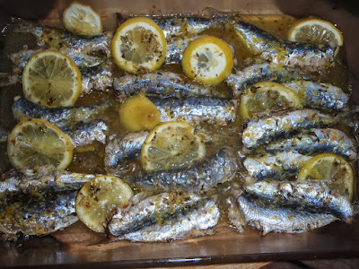 http://lesreceptesquemagraden.blogspot.com.es/2014/07/sardines-al-forn-amb-llimona-i-orenga.html
