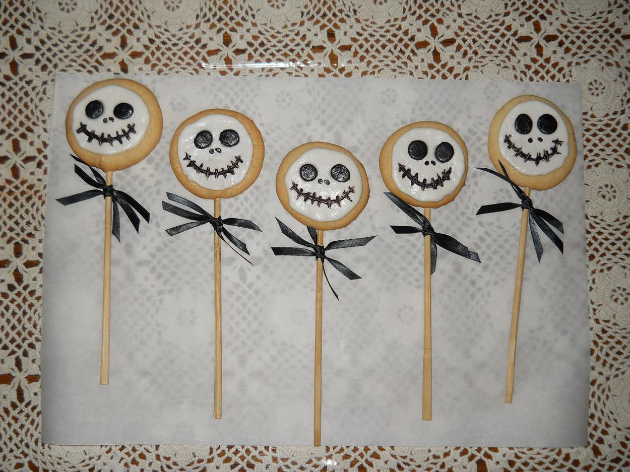 My Cuban Traumas Happy Jack Skellington Cookie Pops & Fudge Cupcakes