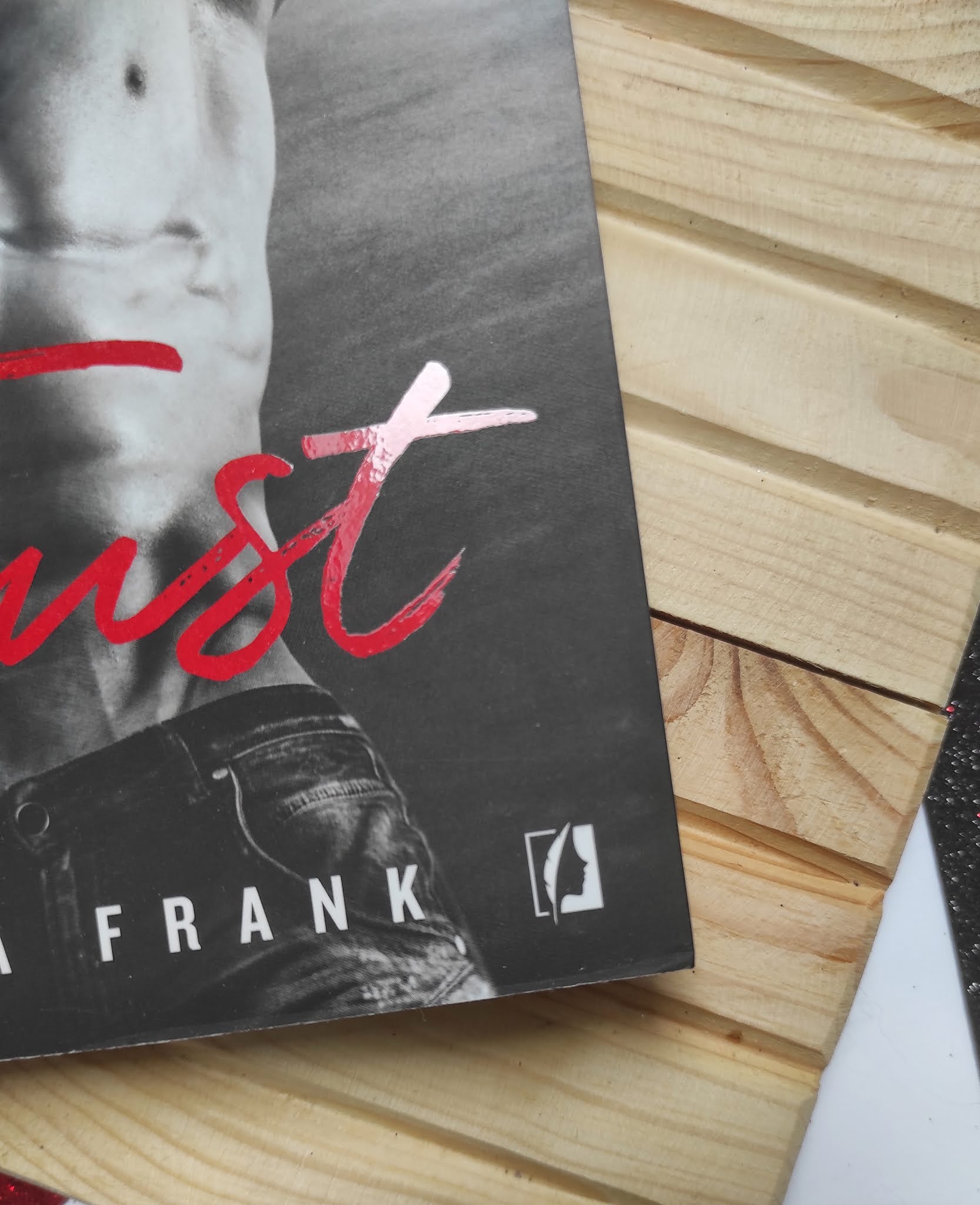 "Trust" Ella Frank - recenzja