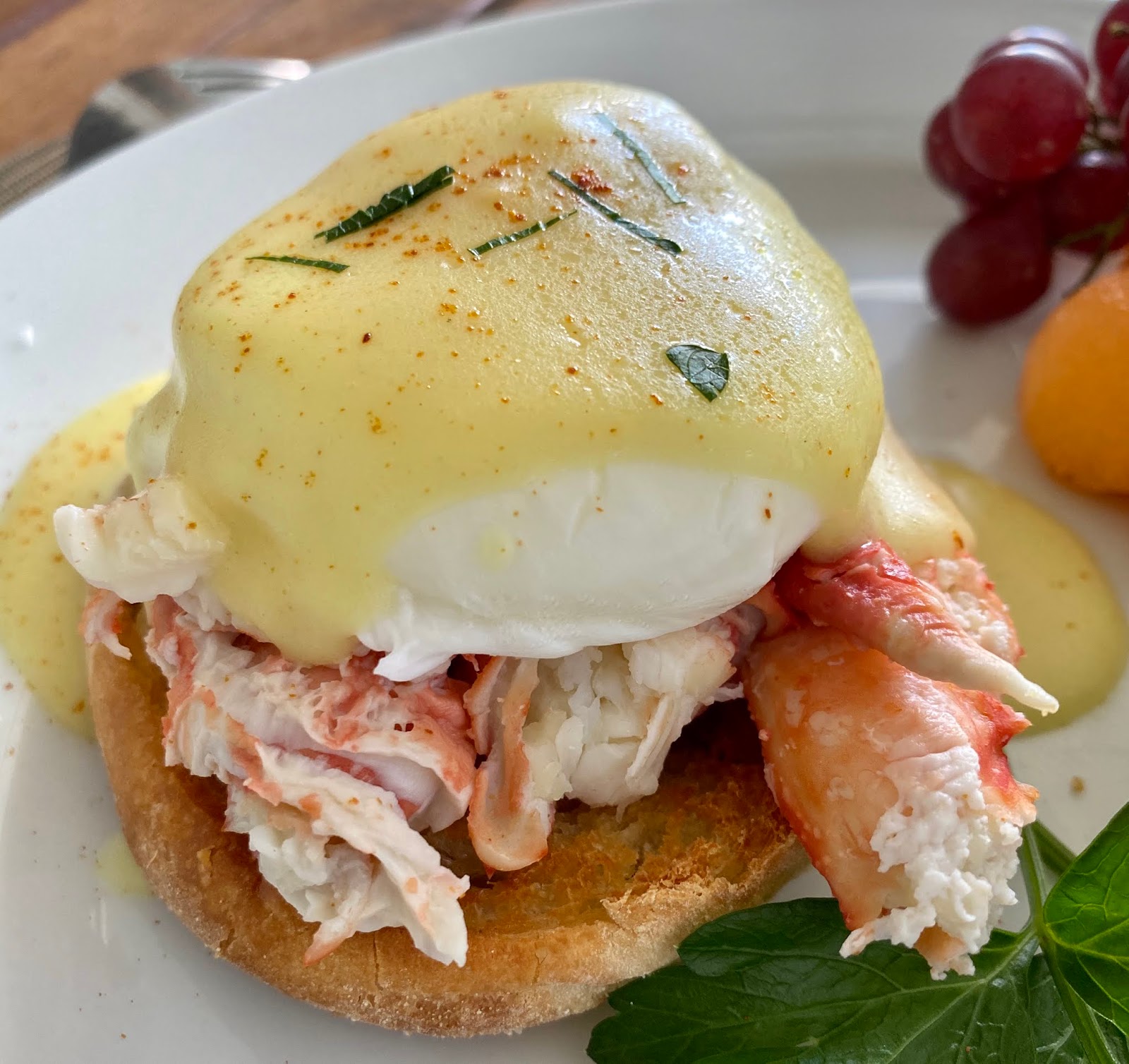 GREAT EATS HAWAII KING CRAB BENEDICT