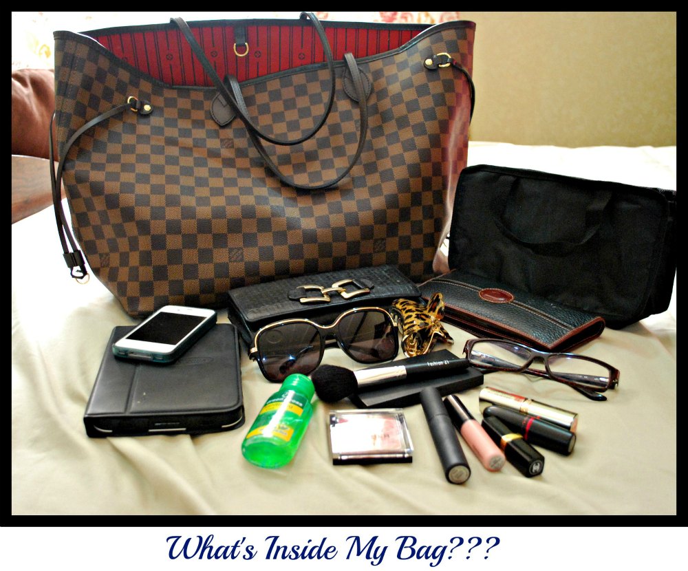Live...Love...Laugh: What's Inside My Bag????