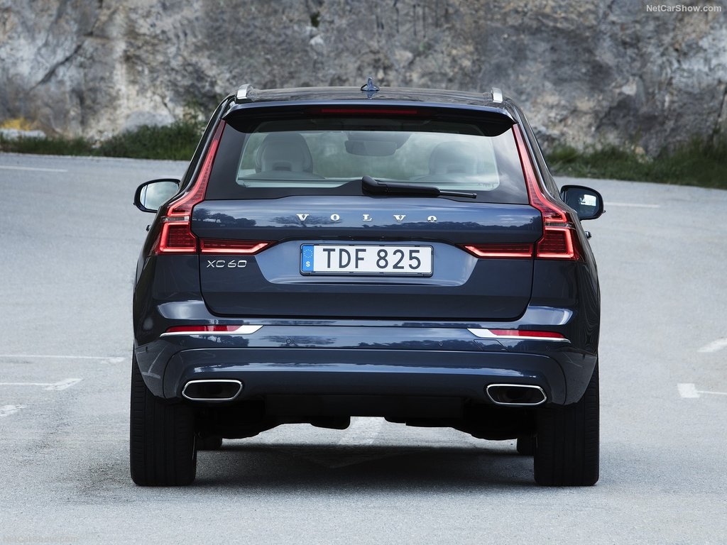 GIÁ XE VOLVO XC60 SUV 5 CHỖ